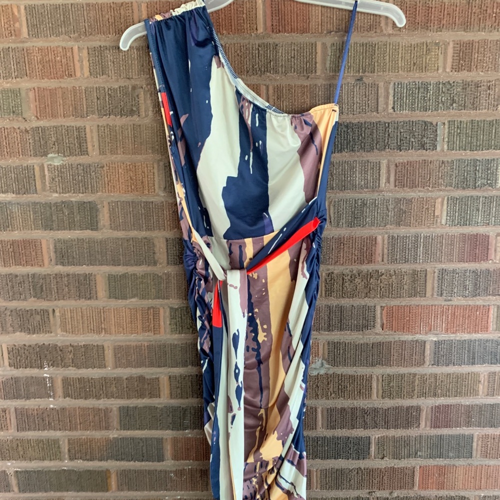 One-Shoulder Abstract Print Maxi Dress in Navy and Cream
